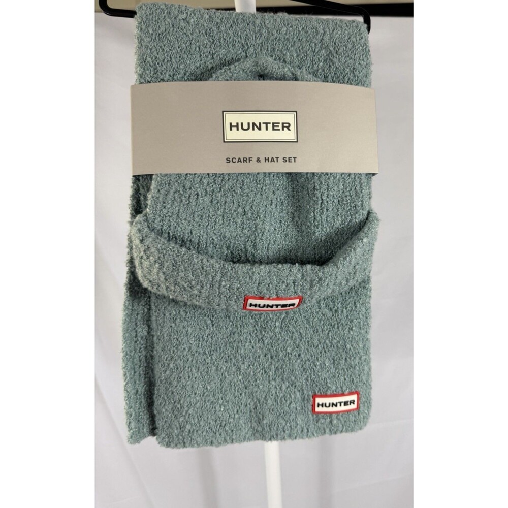 NWT Hunter Boucle Scarf and Hat Set Magenta Sage Gree Winter Beanie Gift Box Set